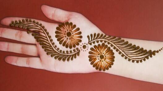 front hand mehndi design